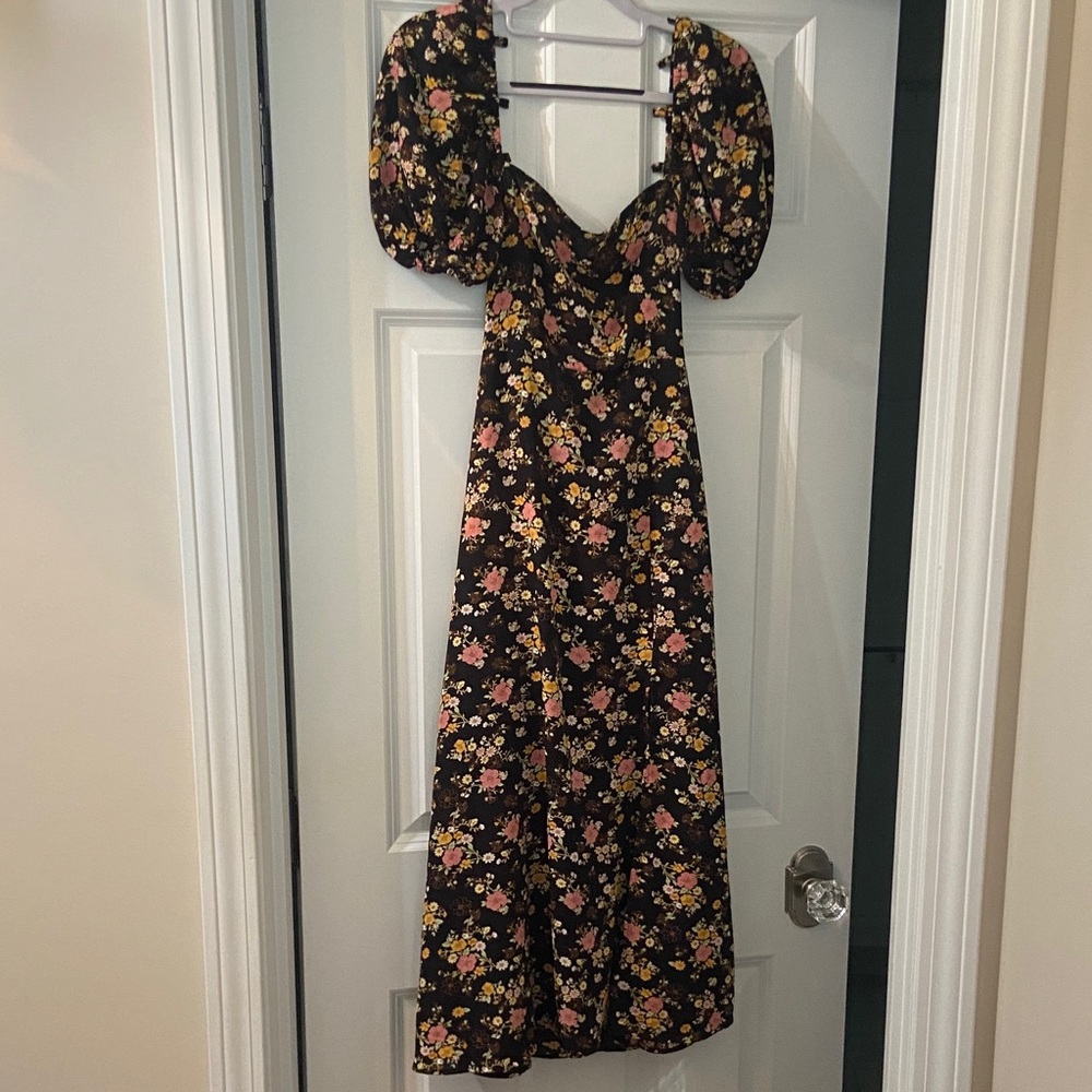 🧡 Women’s Forever21 black floral dress